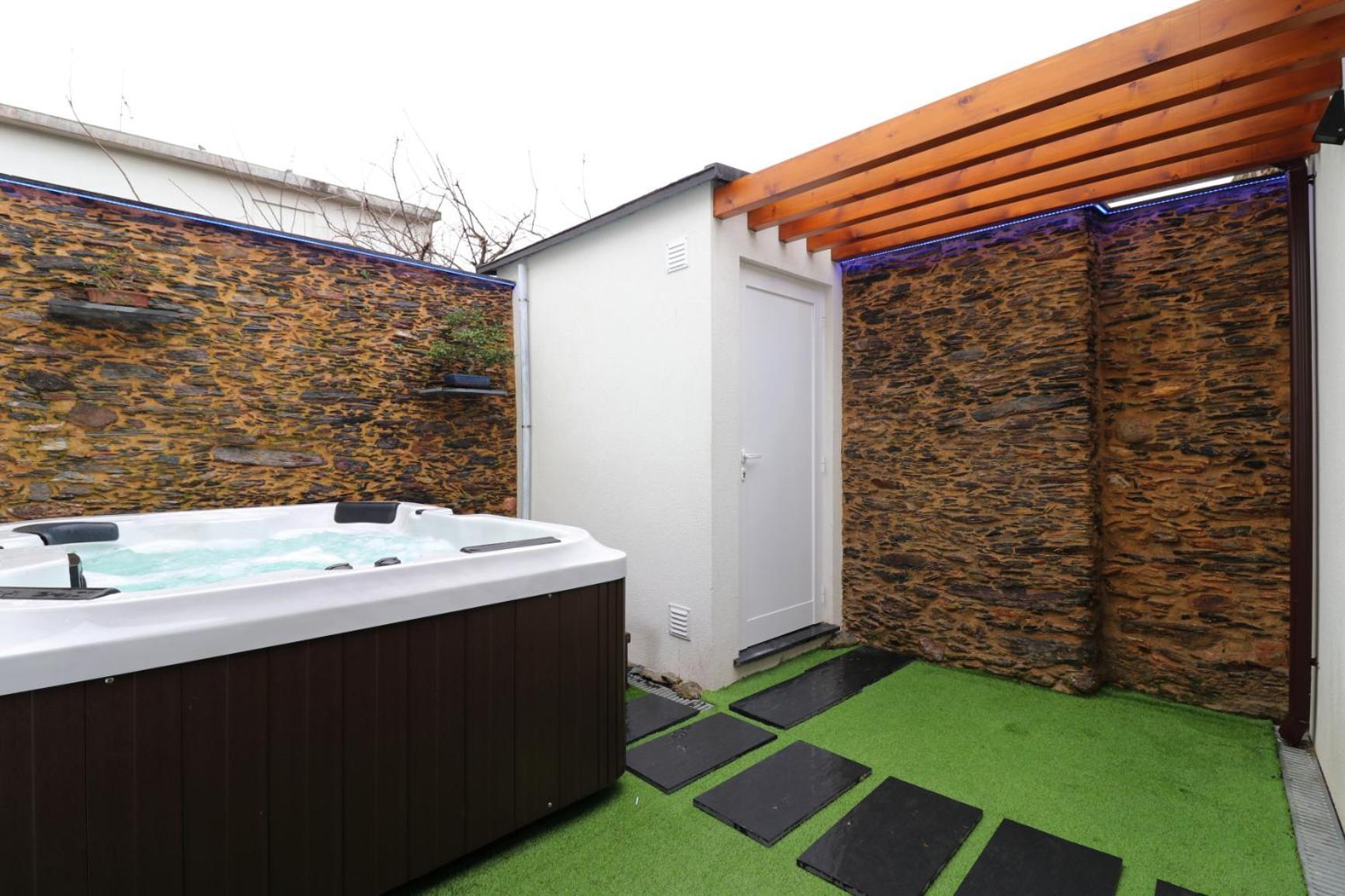 Dainty House Ovar